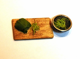 画像: 昭和の台所：キャベツの千切り（和包丁付き）